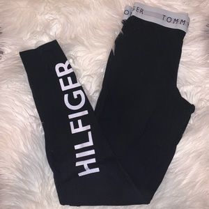 Black Tommy leggings